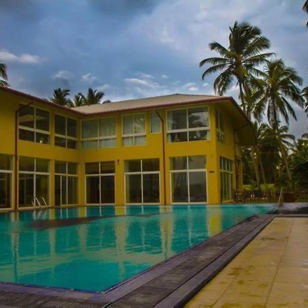 Hotel Villa Viana Marawila Exterior photo